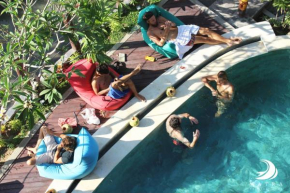 Гостиница Matra Bali Surf Camp  North Kuta